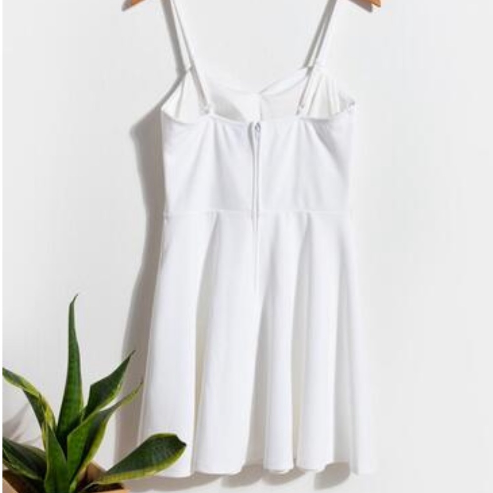 Alba Crochet Band White Mini Dress - NWT - Picture 3 of 13